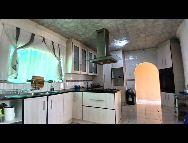 3 BEDROOM HOUSE FOR SALE IN UNITAS PARK